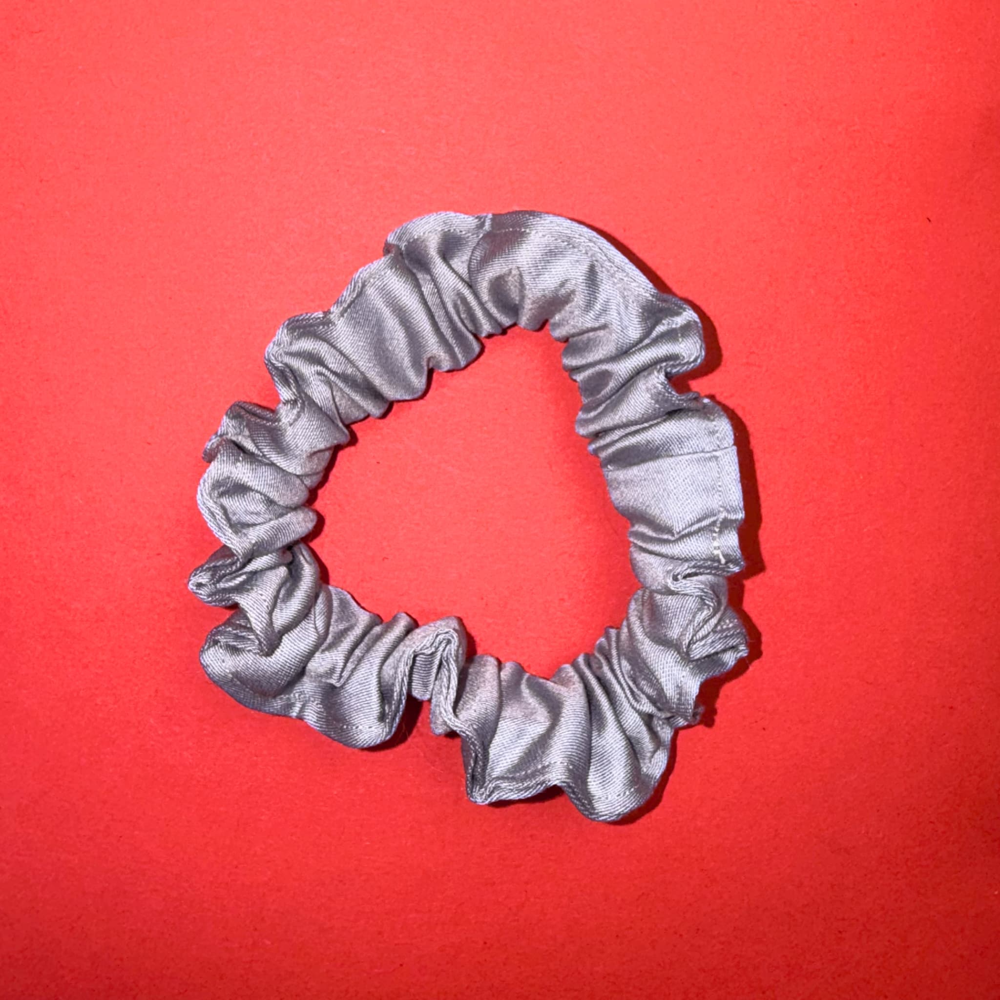 Scrunchie Mini – šedá